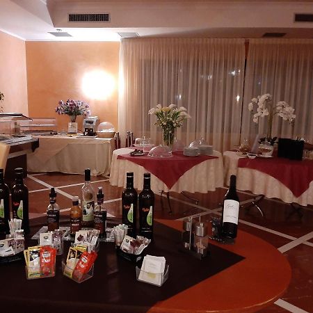 Gullo Hotel Acconia Екстер'єр фото