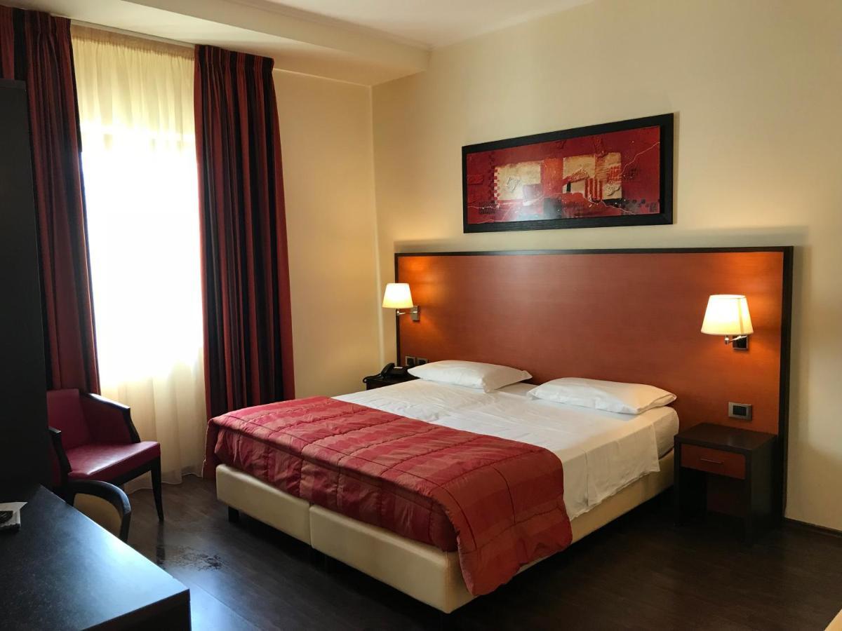 Gullo Hotel Acconia Екстер'єр фото