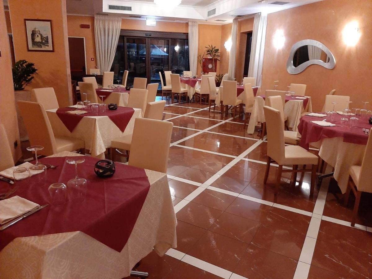 Gullo Hotel Acconia Екстер'єр фото