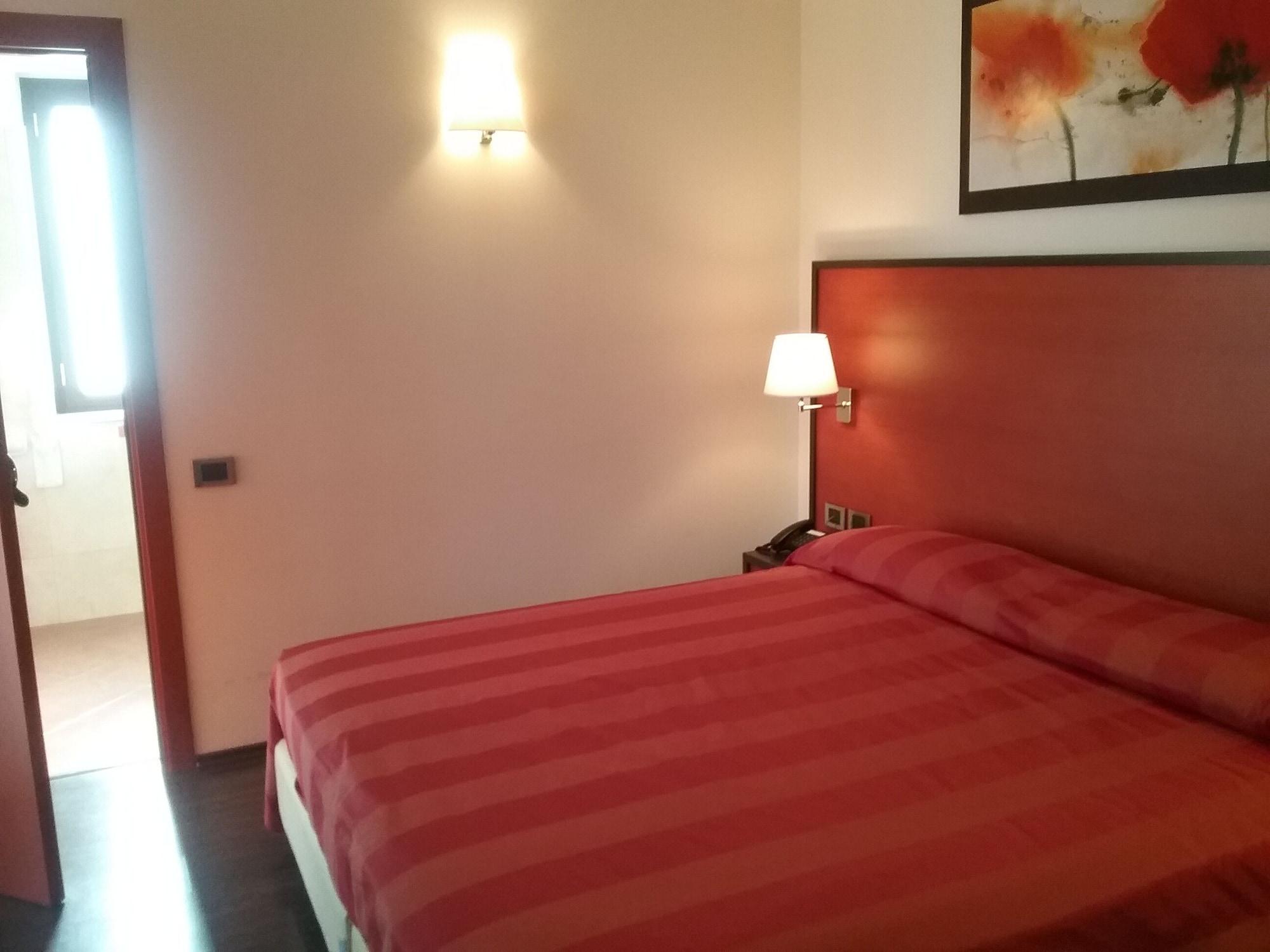 Gullo Hotel Acconia Екстер'єр фото