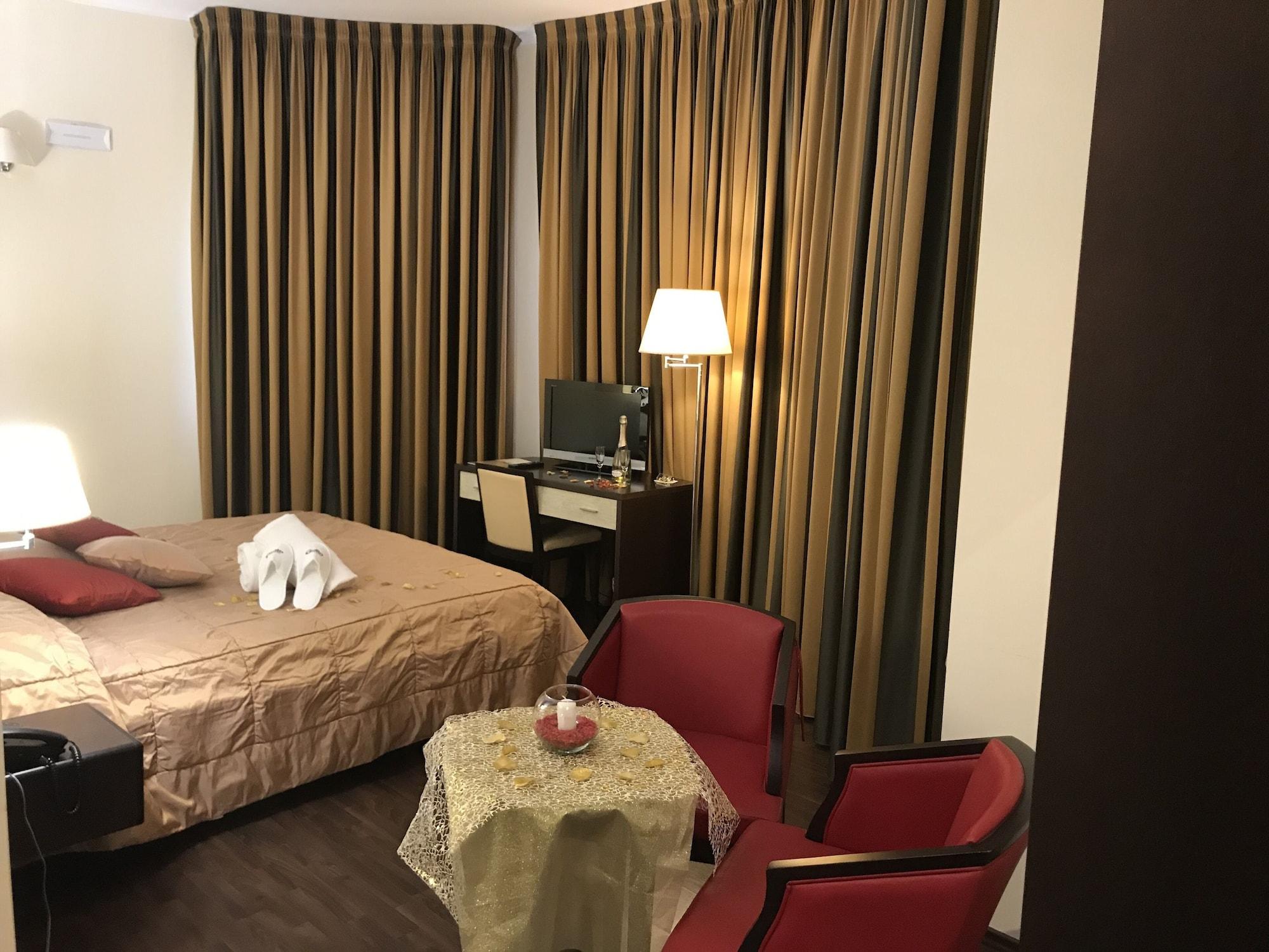 Gullo Hotel Acconia Екстер'єр фото