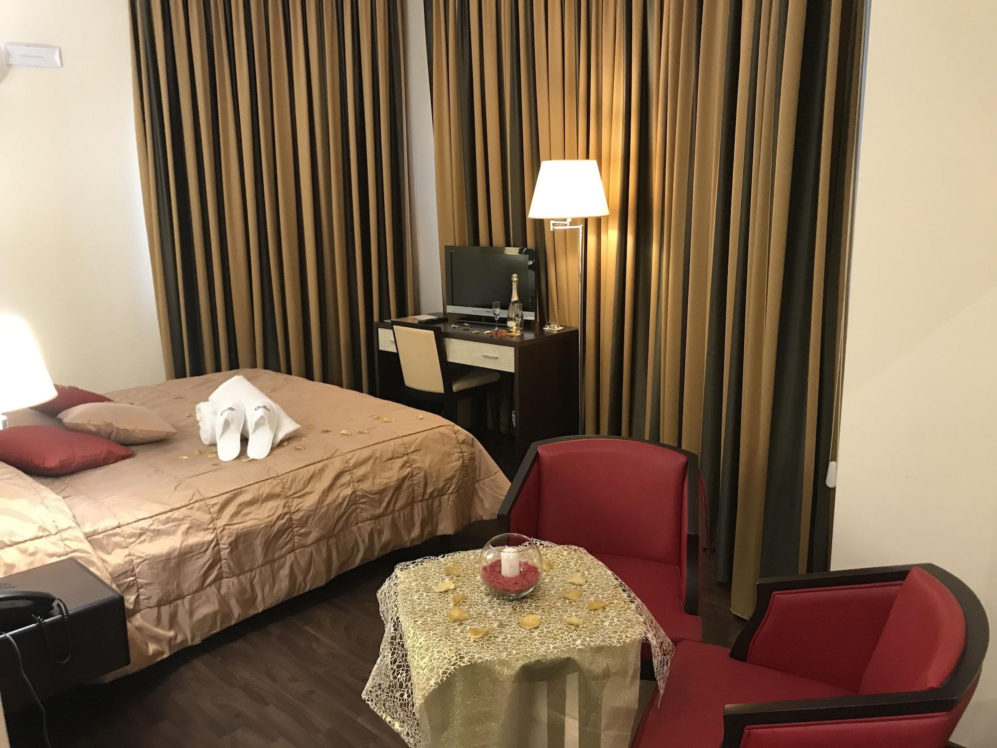 Gullo Hotel Acconia Екстер'єр фото