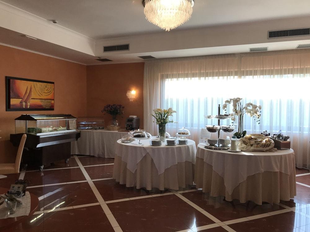 Gullo Hotel Acconia Екстер'єр фото