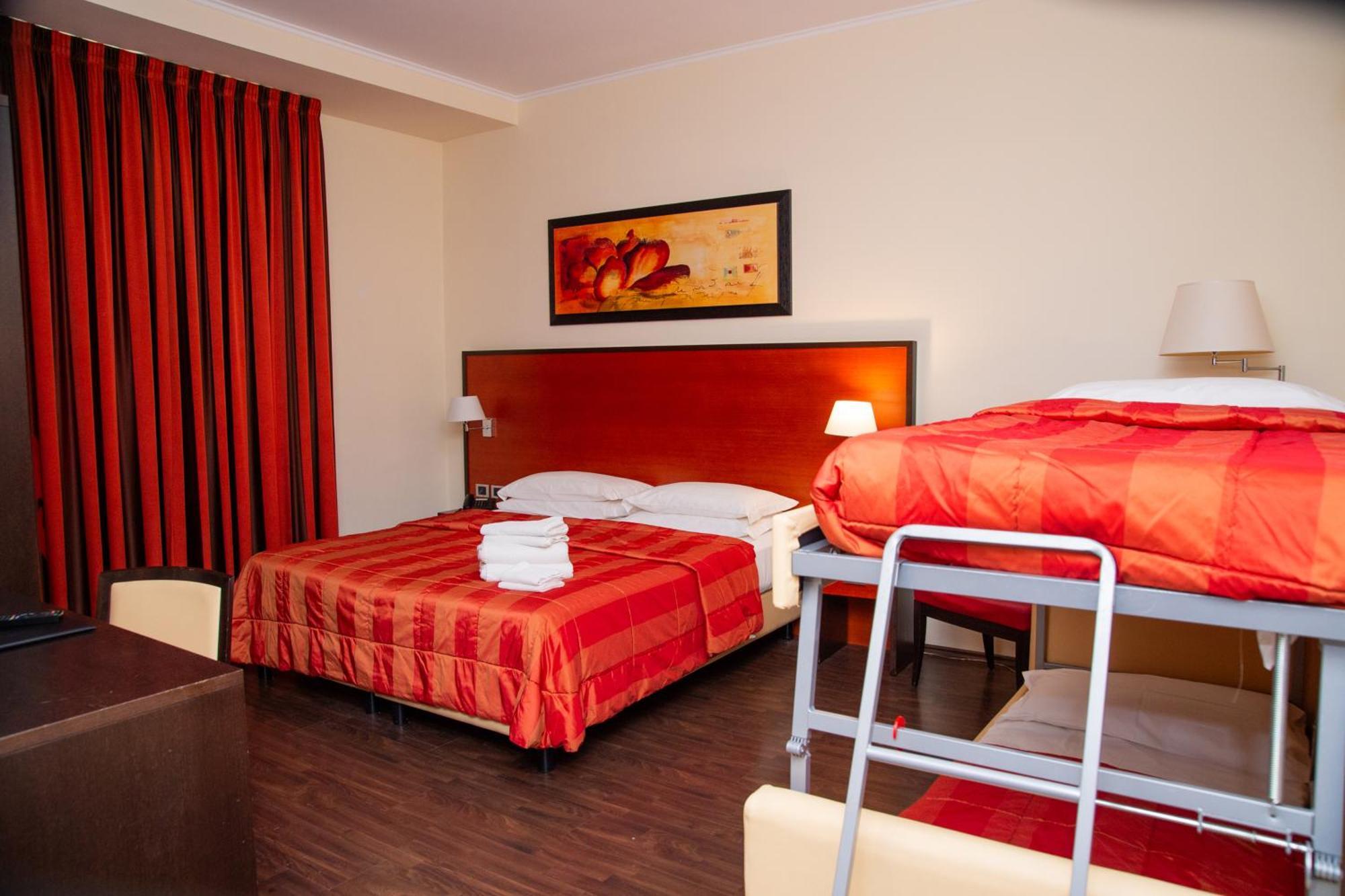 Gullo Hotel Acconia Екстер'єр фото